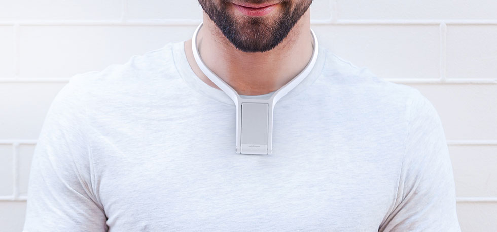povie-necklace-phone-holder