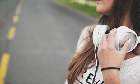 amazon-noise-canceling-headphones-alert