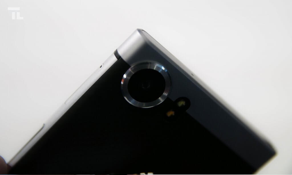 blackberry keyone camera