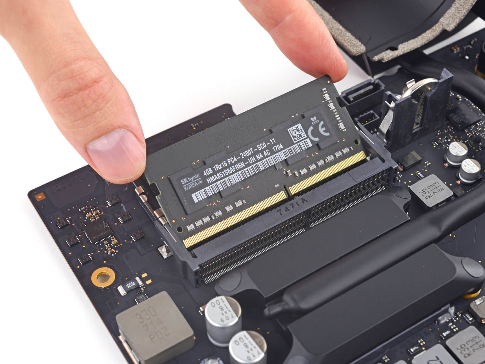 how to replace the RAM CPU in iMac 21.5 inch 2017