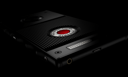 red hydrogen one holographic phone
