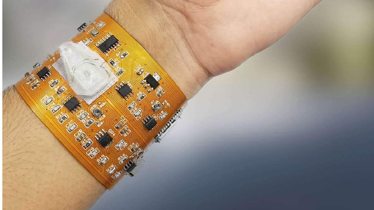 smart-wristband-aids-wireless-connection