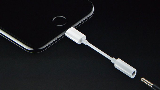 iphone-headphone-adapter-might-sell-separately