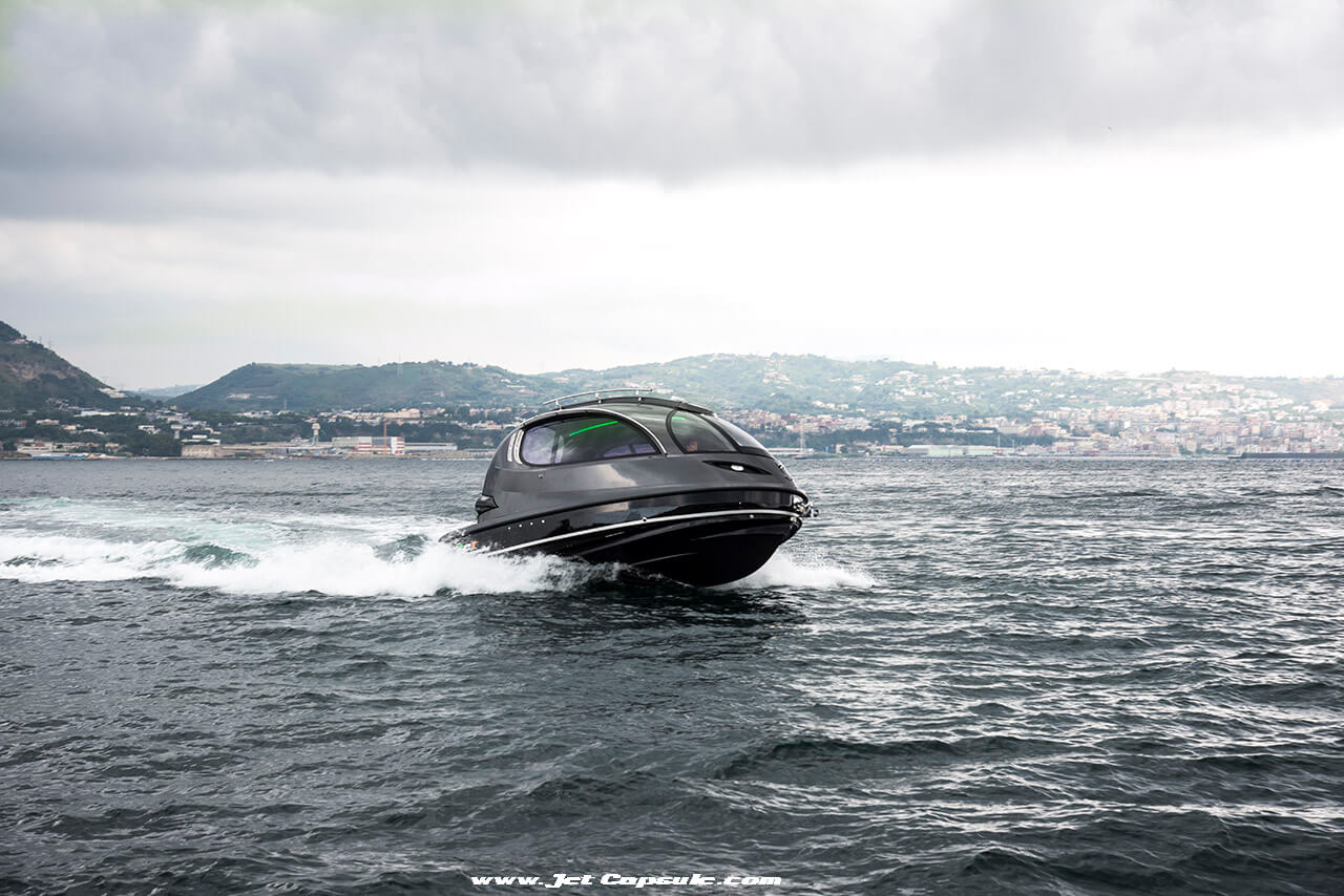 luxury-pod-yacht-italy