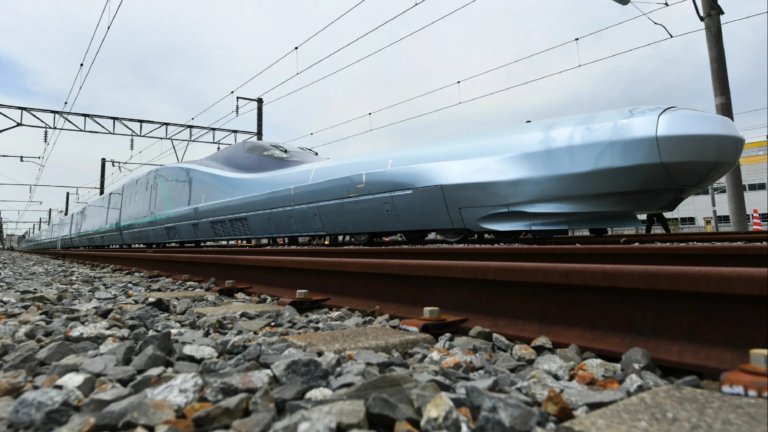 japan-worlds-fastest-bullet-train