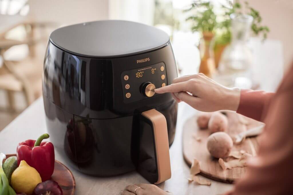 The GoWise USA air fryer has a 4.7-star average on Amazon. It has more than 2,600 reviews worldwide.